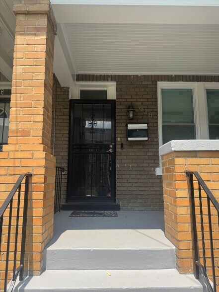 Building Photo - 628 Edgewood St NE