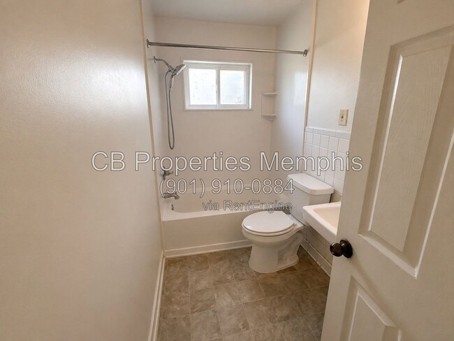 Building Photo - 1304 Snowden Ave