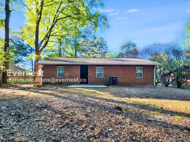 Building Photo - 727 W Creek Cir