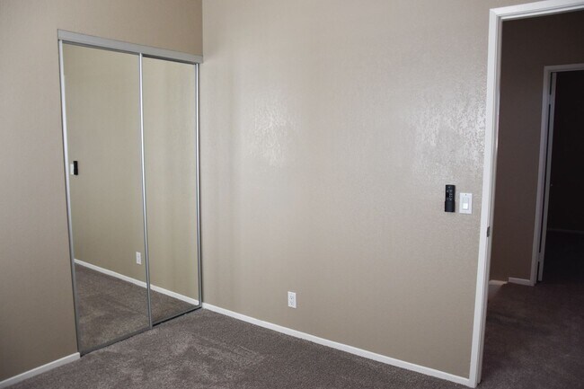 Building Photo - Beautiful 2 Story Home For Rent