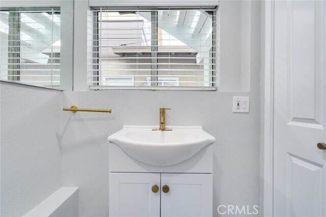 Building Photo - 1116 W Balboa Blvd