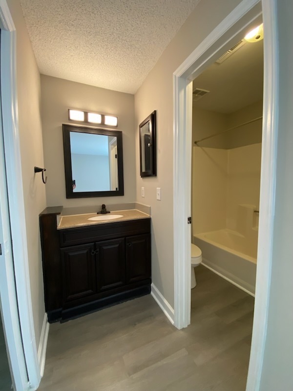 Building Photo - 2 Bedroom, 2 Bath condo