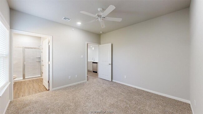 Building Photo - 1326 Prairie Dr