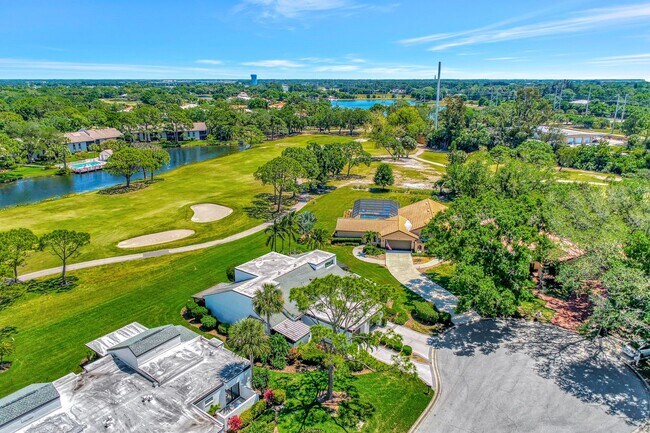 Building Photo - Welcome to your Heatherwood Heaven