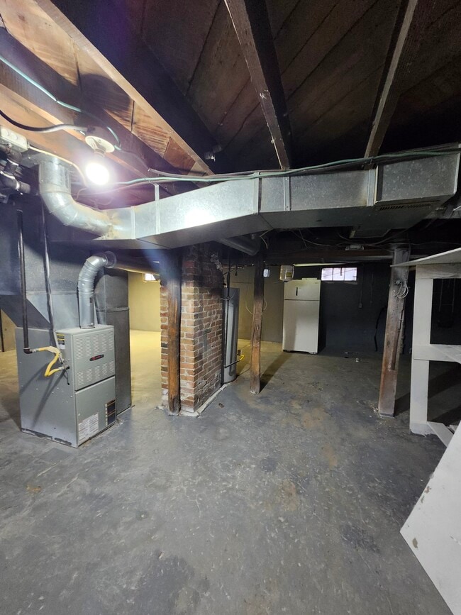 Building Photo - 38 1st St