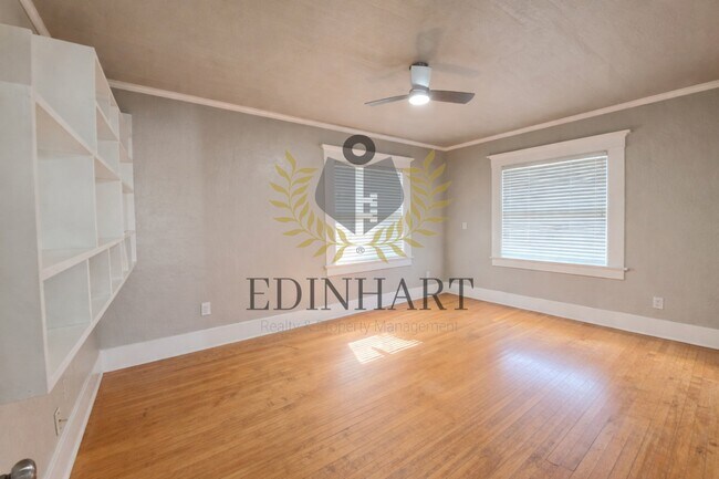 Building Photo - 1105 N College Ave