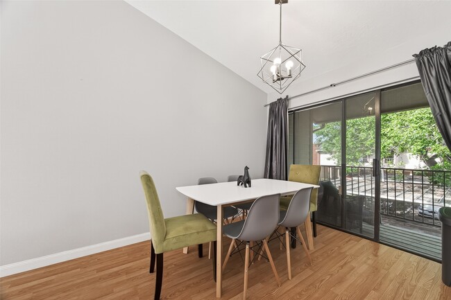 Building Photo - 2211 S Kirkwood Rd