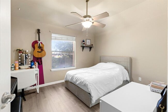 Building Photo - 20921 Windmill Ridge St