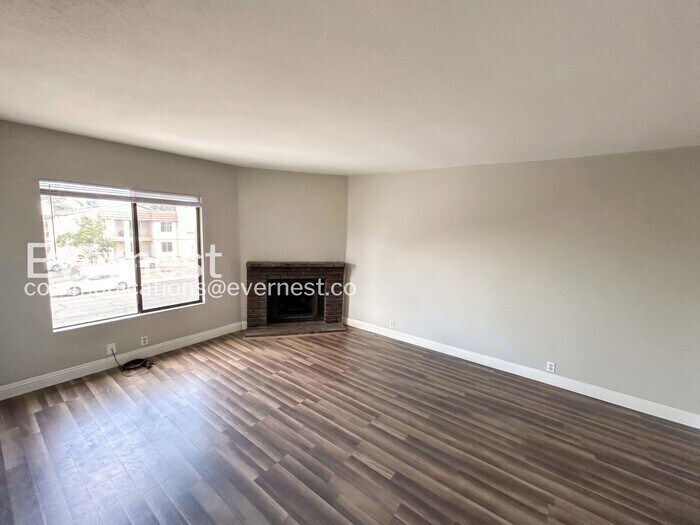 Building Photo - 6245 Bellota Dr