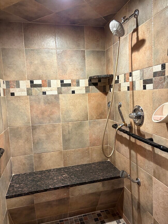 Building Photo - 950 Nathaniel Trail