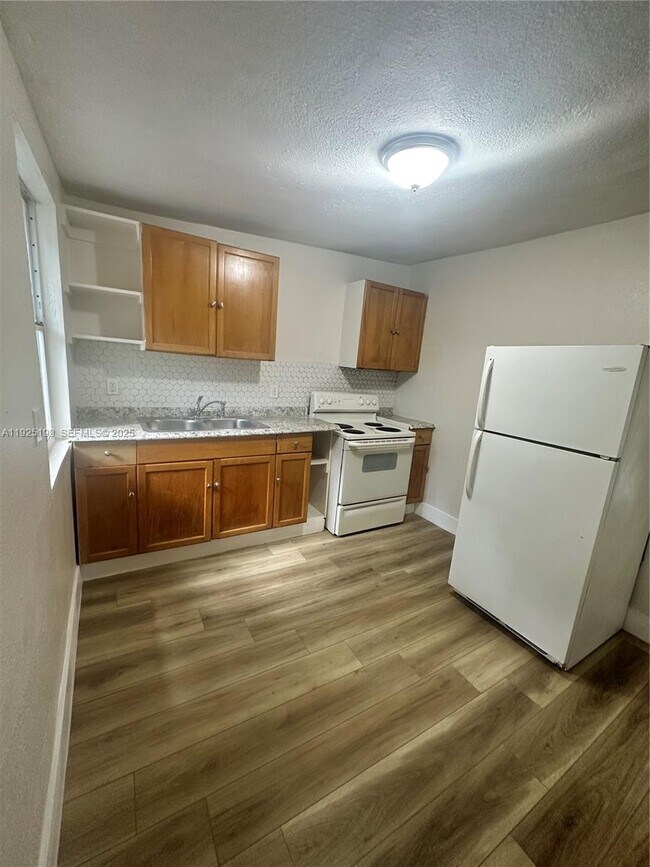 Building Photo - 36 NE 60th Terrace