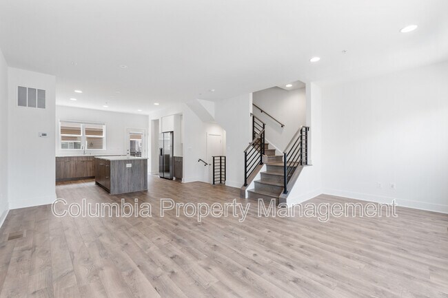 Building Photo - 14 Mural Walk NE