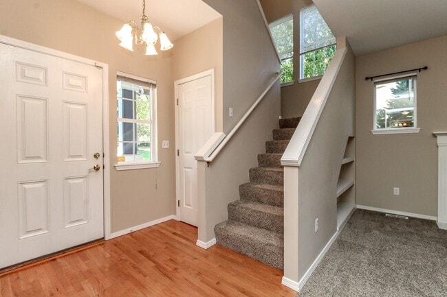 Building Photo - Charming 3-bedroom Craftsman Style DuPont ...