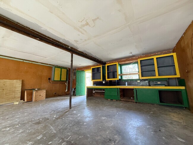Building Photo - 137 Pearce Dr