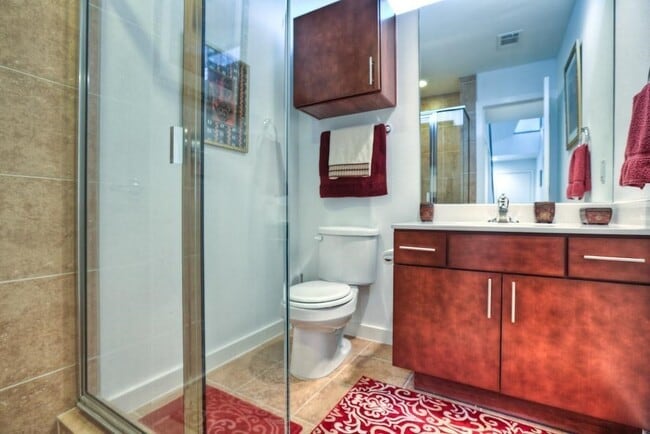 Building Photo - 317 Sydnor St