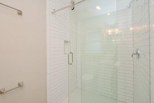 Building Photo - 1437 Wisterwood Dr