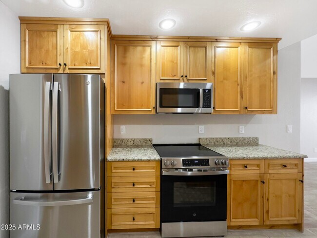 Building Photo - 321 South Golden Bear Point