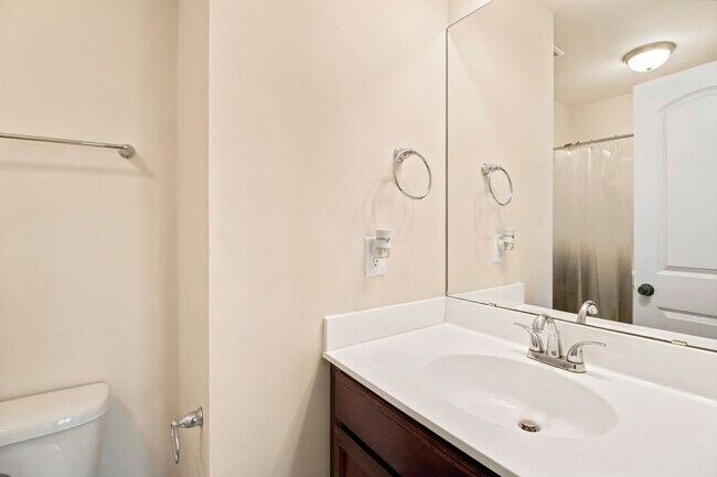 Building Photo - 511 Justice Farm Dr