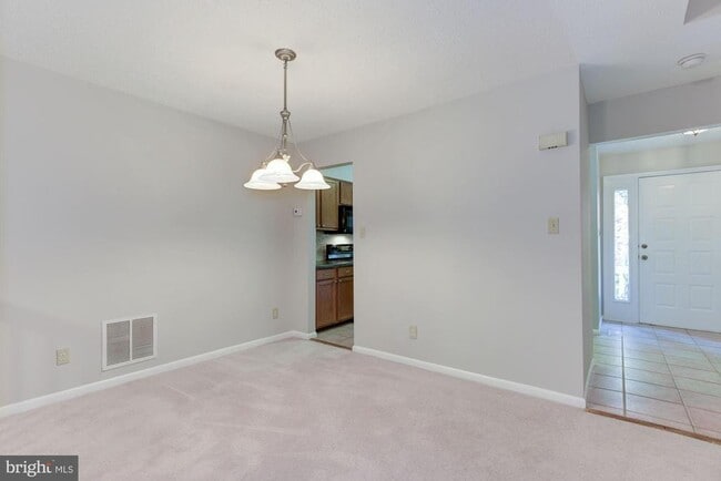 Building Photo - 1605 Oak Spring Way