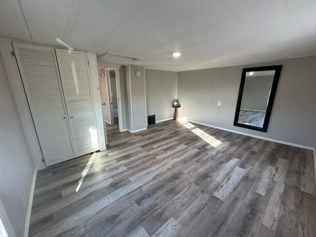 Building Photo - 2 bed, 2 bath home for rent in Waterloo, a...