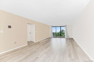 Building Photo - 1155 Warburton Ave