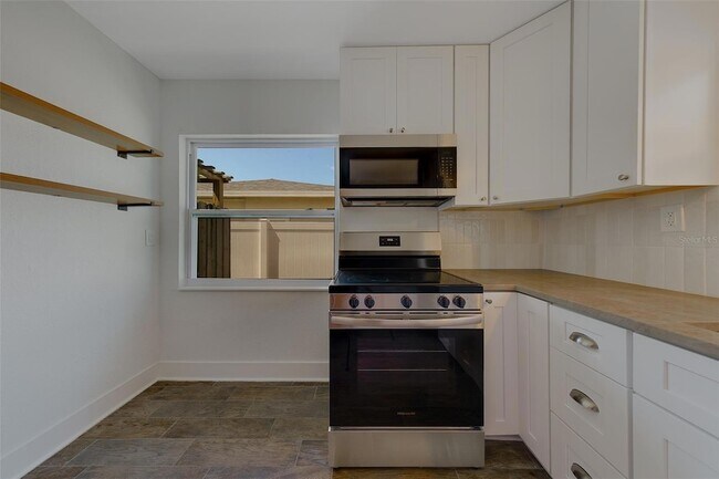 Building Photo - 315 82nd Ave