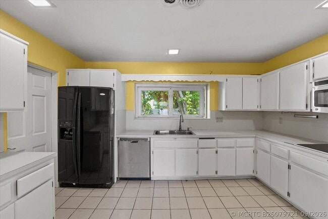 Building Photo - 167 Beacon Ln