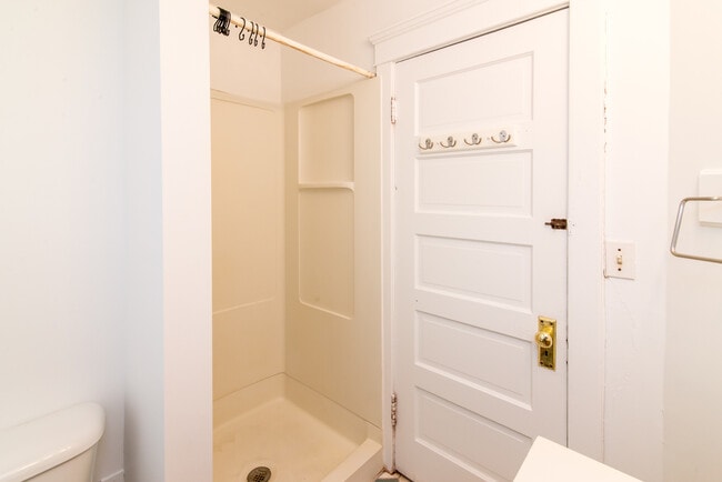 Building Photo - 812 Sybil St