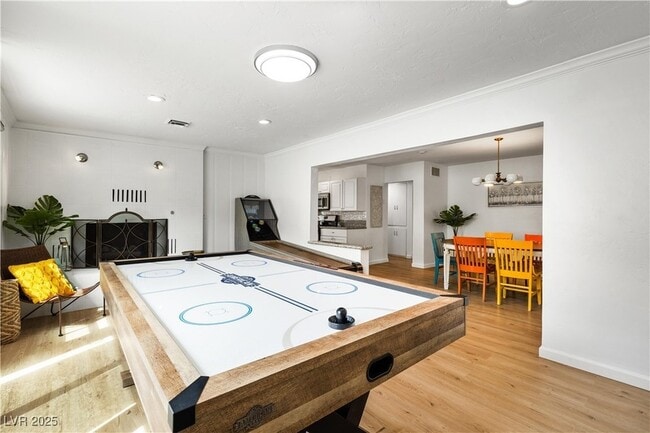 Building Photo - 1013 Francis Ave