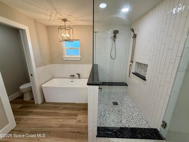 Building Photo - 140 Norwood Ave