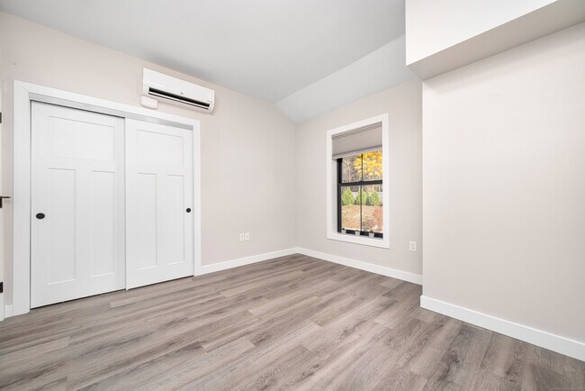 Building Photo - 401 Albany Turnpike