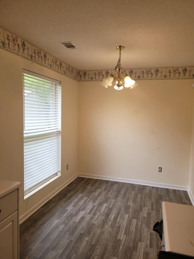 Building Photo - 1012 Cedarview Cir