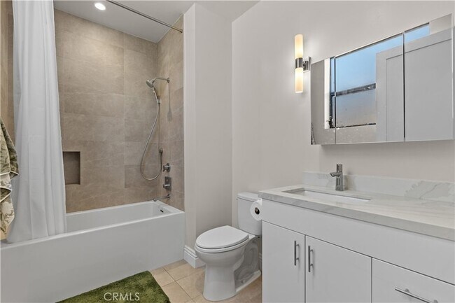 Building Photo - 4322 Gentry Ave