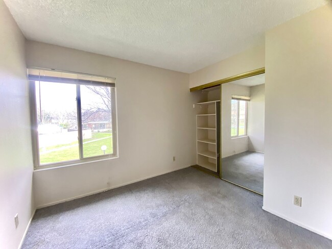 Building Photo - Homey 3-bedroom townhome in Glen Eden - Ha...