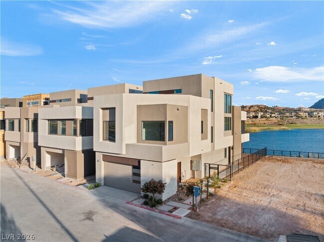 Building Photo - 66 Lakefront Dr