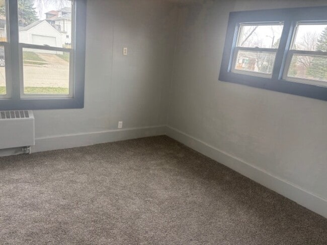 Building Photo - 1611 Ontario Ave