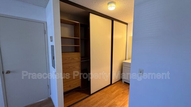 Building Photo - 10935 Summerdale Way