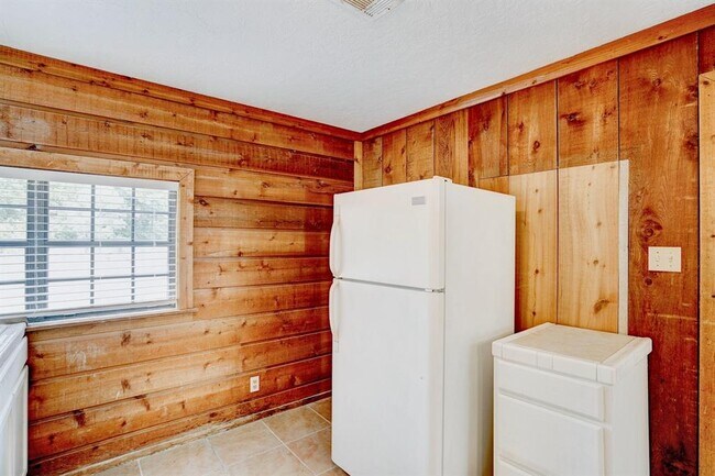 Building Photo - 301 Tatum Rd