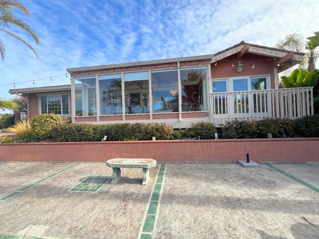 Building Photo - 150 Flying Mist Isle