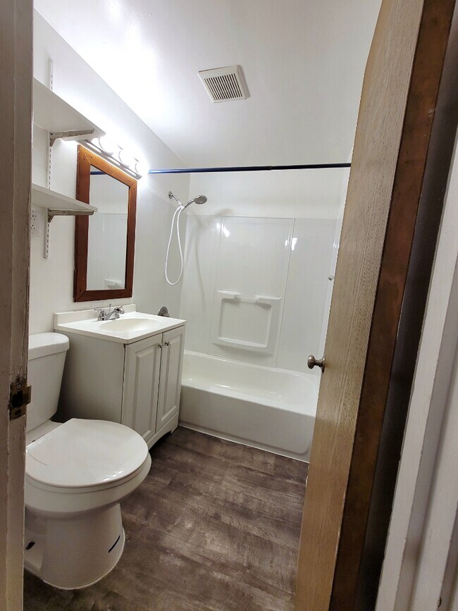 Building Photo - 760 8th Ave