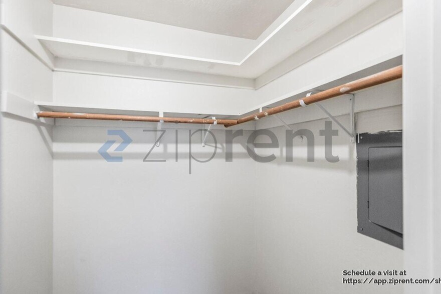 Building Photo - 321 Athol Ave