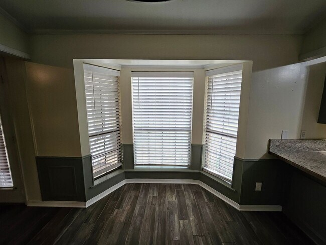 Building Photo - 8857 LA-111