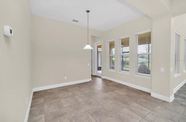 Building Photo - 12345 Aldford Dr