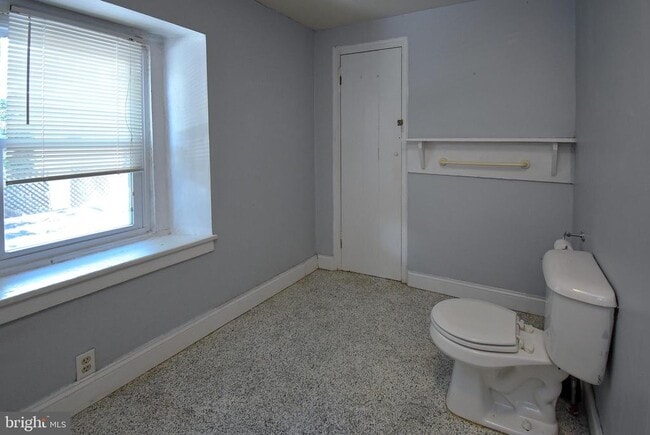 Building Photo - 132 Conarroe St