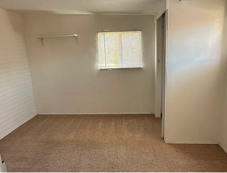 Building Photo - 4640 Clairemont Dr