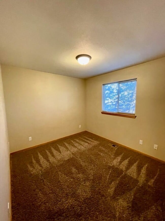 Building Photo - 61385 Sally Ln