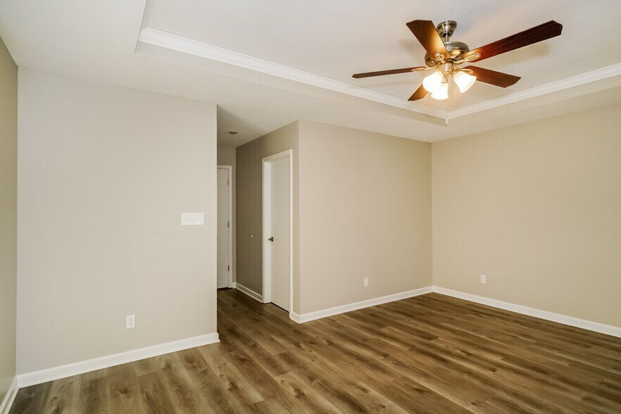 Building Photo - 5349 Tracey Jo Rd