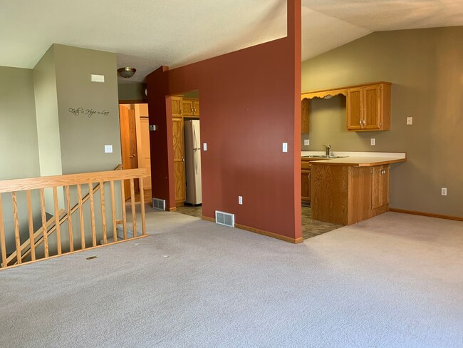 Building Photo - 3 Bedroom Twinhome in South Fargo!!