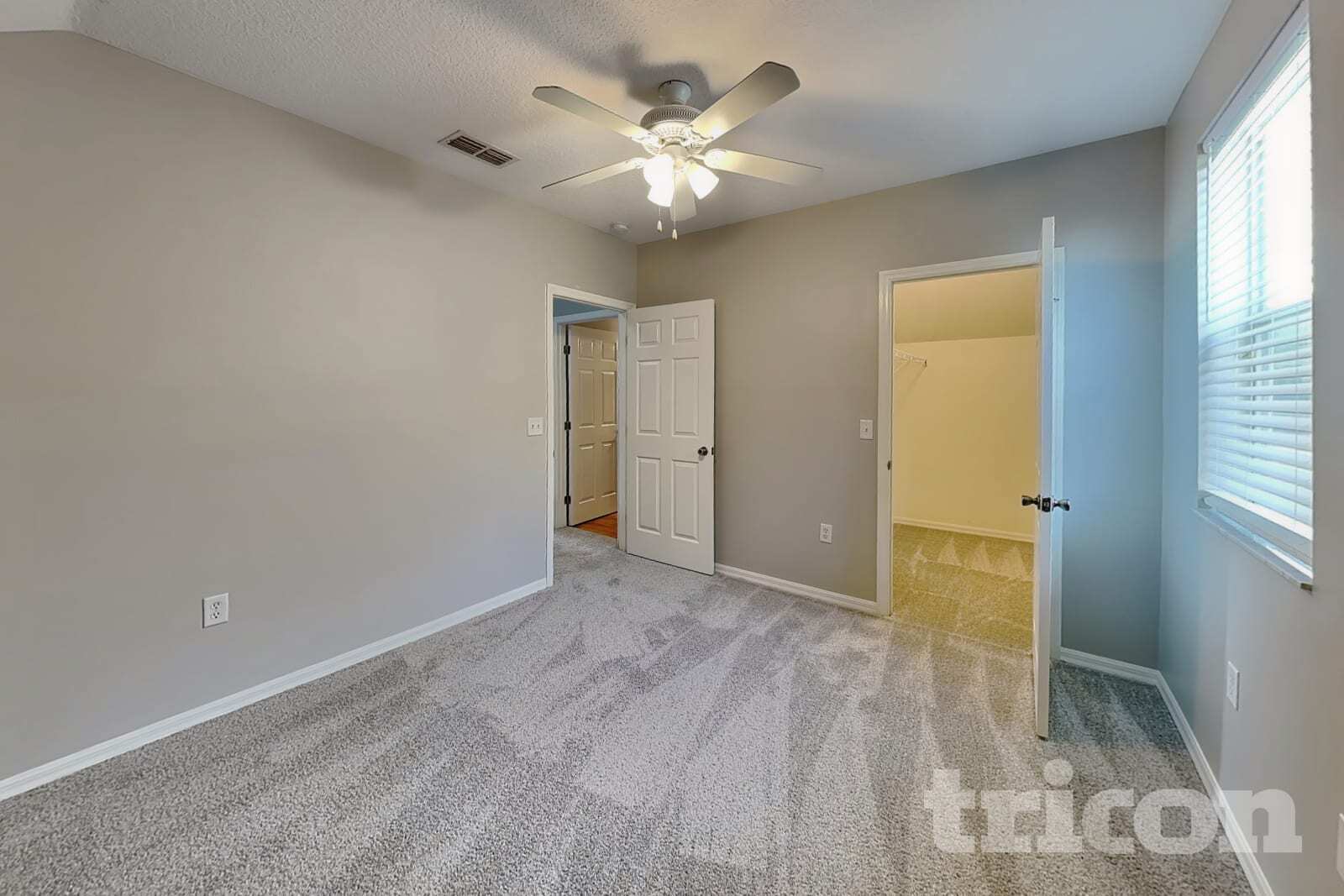 Building Photo - 10211 Summerview Cir