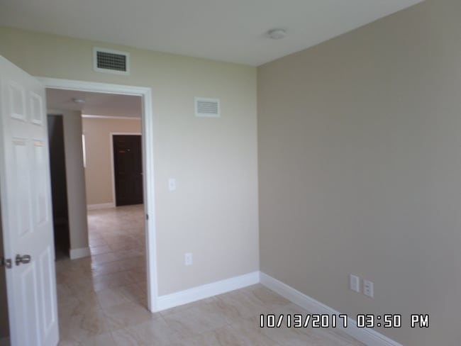 Building Photo - 479 NW 19th St